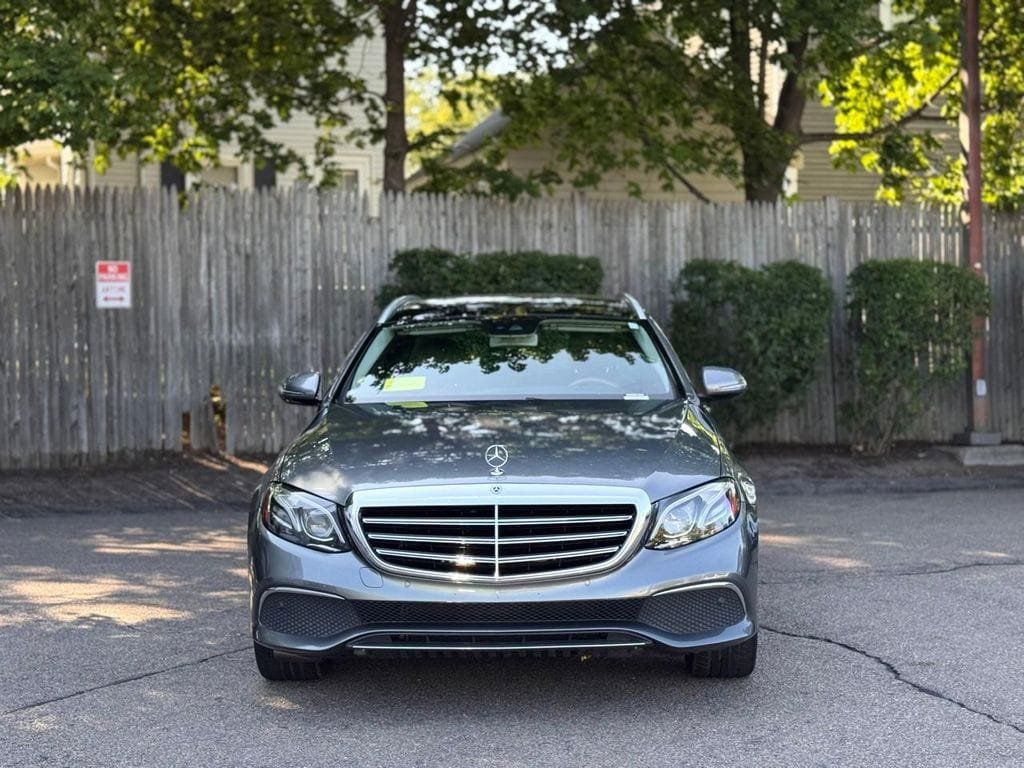 Used 2018 Mercedes-Benz E 400 4MATIC Wagon image 9