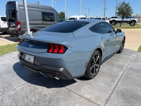 Used 2025 Ford Mustang Coupe RWD image 6
