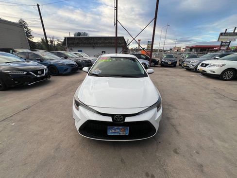 Used 2022 Toyota Corolla LE FWD image 1
