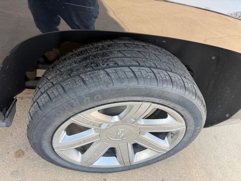 Used 2017 Cadillac Escalade ESV Premium Luxury image 13