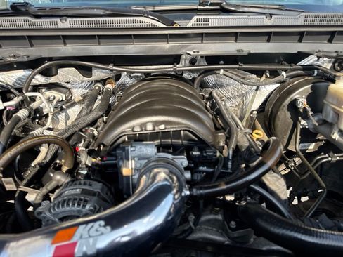Used 2017 Chevrolet Silverado 1500 LTZ Z71 w/ LTZ Plus Package AWD/4WD image 32