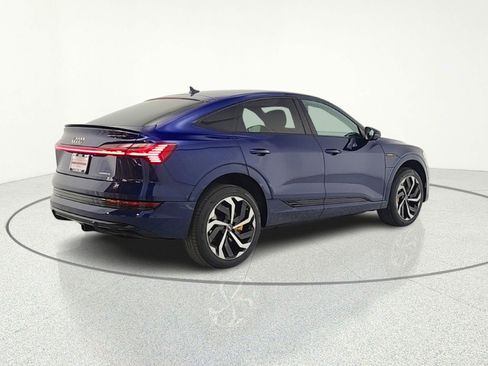 Used 2023 Audi e-tron Premium Plus w/ Premium Plus Package image 16