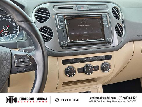 Used 2017 Volkswagen Tiguan S FWD image 27