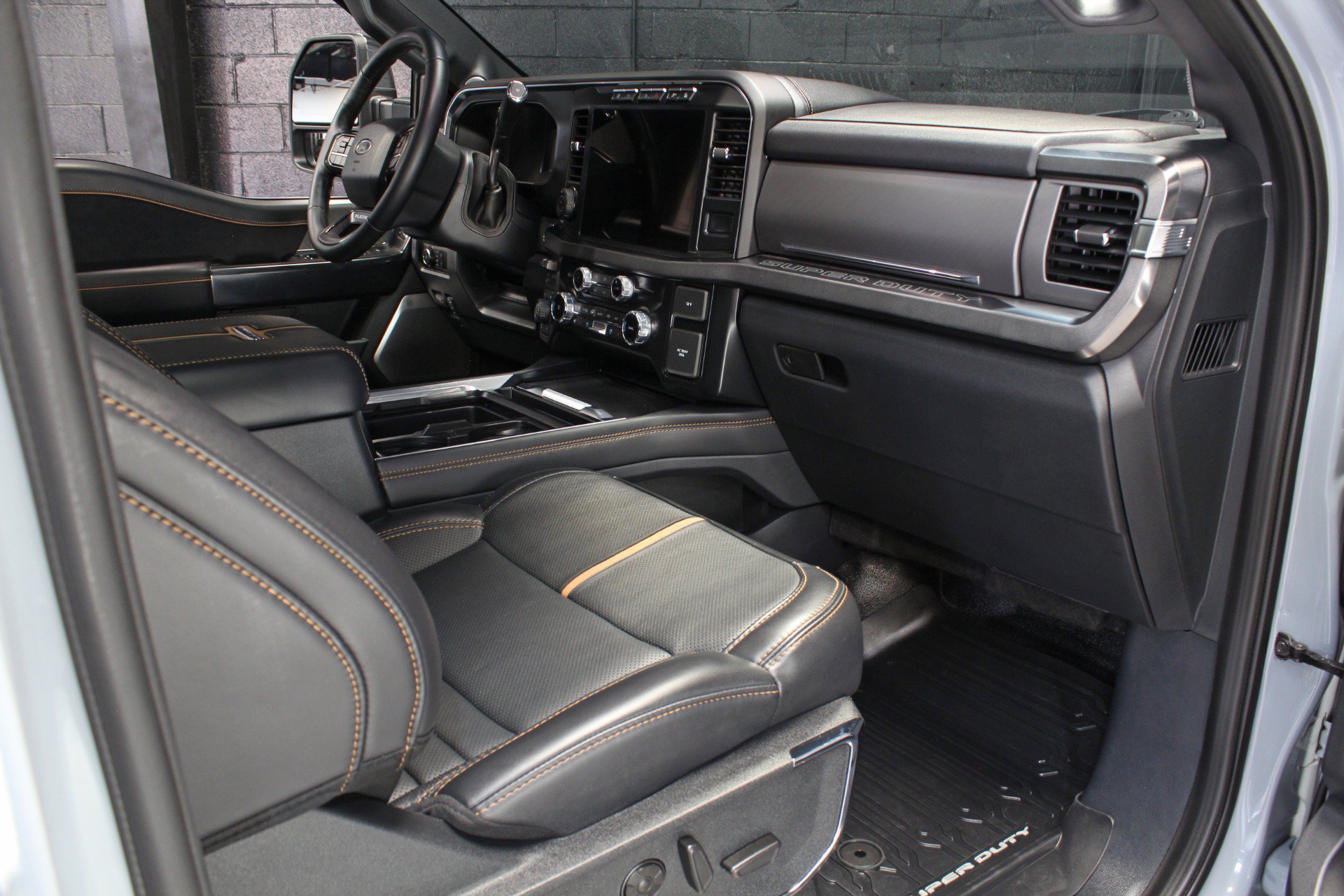 Used 2024 Ford F250 Platinum w/ Tremor Off-Road Package AWD/4WD image 61
