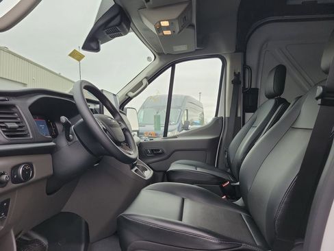 New 2025 Ford Transit 250 148 Medium Roof image 15