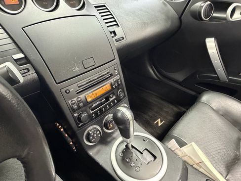 Used 2004 Nissan 350Z Touring image 12