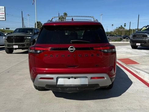 Used 2023 Nissan Pathfinder SL w/ Black Appearance Package image 3