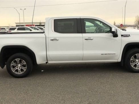 Used 2025 GMC Sierra 1500 SLT image 9