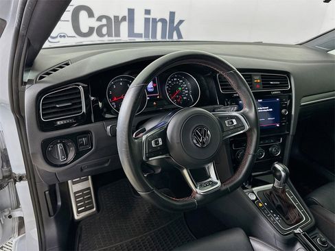 Used 2019 Volkswagen GTI SE image 10