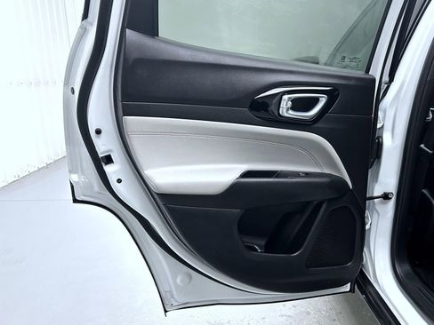 Used 2024 Jeep Compass Limited image 20