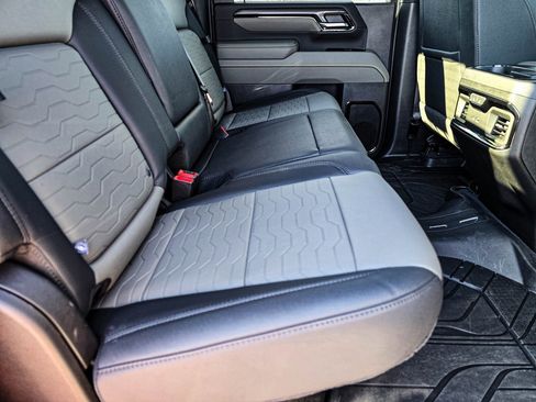 Certified 2025 Chevrolet Silverado 2500 ZR2 w/ Technology Package image 36