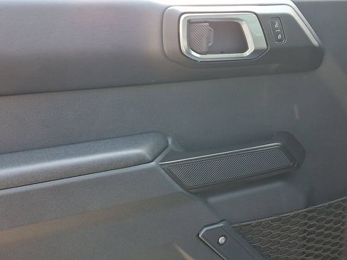 Certified 2025 Ford Bronco Badlands AWD/4WD image 13