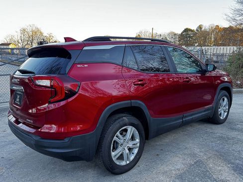 Used 2022 GMC Terrain SLE w/ Driver Convenience Package image 8