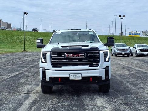 New 2026 GMC Sierra 2500 AT4 w/ AT4 Premium Plus Package AWD/4WD image 9