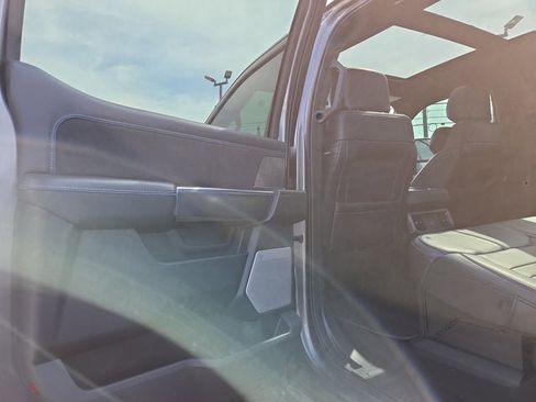 Used 2025 Ford F250 Platinum image 12