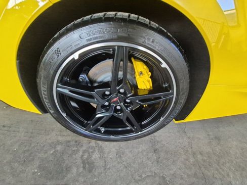 Used 2025 Chevrolet Corvette Stingray Convertible w/ Z51 Performance Package image 7