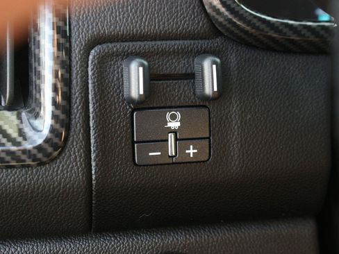 Used 2018 Chevrolet Colorado ZR2 AWD/4WD image 31