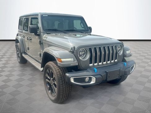 Used 2023 Jeep Wrangler Unlimited Sahara w/ Cold Weather Group AWD/4WD image 4