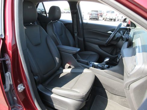 Certified 2024 Buick Encore GX Sport Touring w/ Comfort Package AWD/4WD image 19