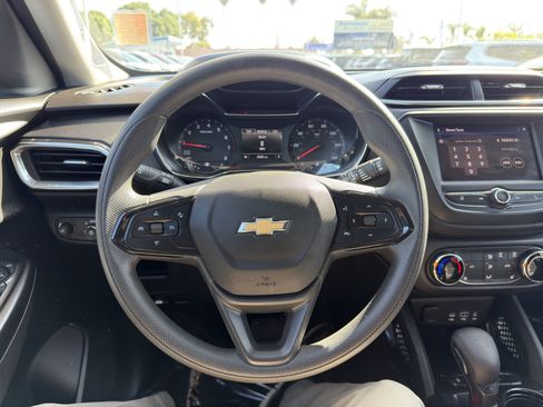 Used 2023 Chevrolet TrailBlazer LT FWD image 25