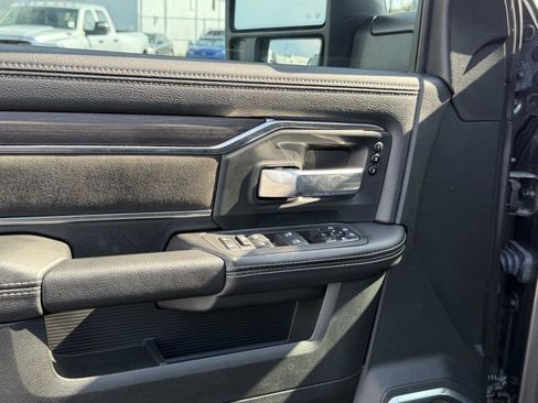 Used 2025 RAM 2500 Laramie AWD/4WD image 13