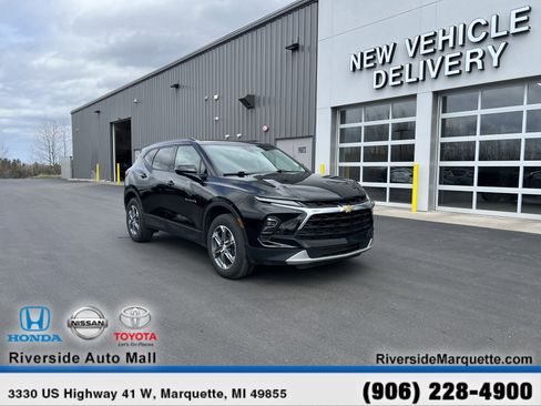 Used 2024 Chevrolet Blazer LT w/ Convenience Package AWD/4WD image 1