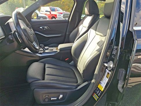 Used 2021 BMW 330i xDrive Sedan w/ Premium Package image 13