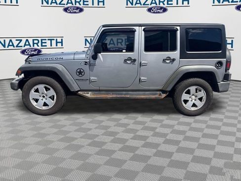 Used 2015 Jeep Wrangler Unlimited Rubicon w/ Connectivity Group AWD/4WD image 4