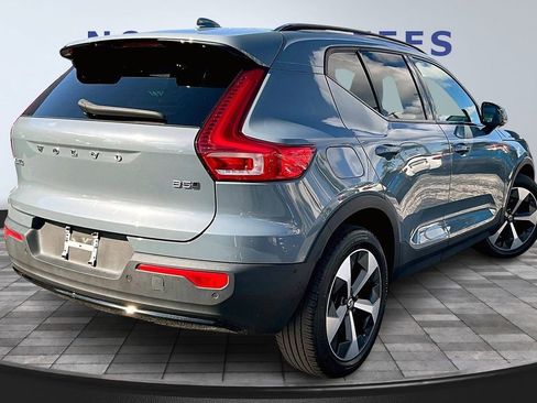Used 2023 Volvo XC40 B5 Plus w/ Driver Assist Package image 6