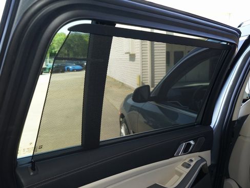 Used 2024 BMW X7 xDrive40i w/ Executive Package image 24