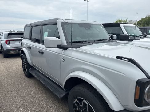 New 2026 Ford Bronco Outer Banks AWD/4WD image 8