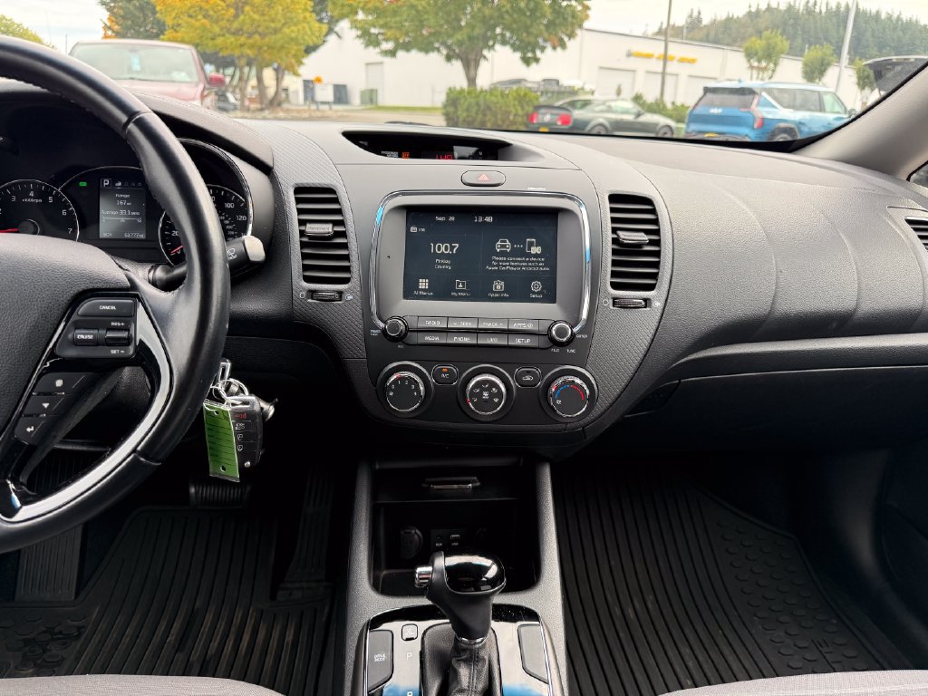 Used 2017 Kia Forte S FWD image 22
