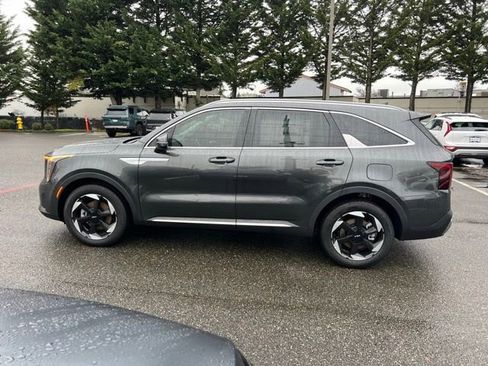 Used 2025 Kia Sorento EX AWD/4WD image 10