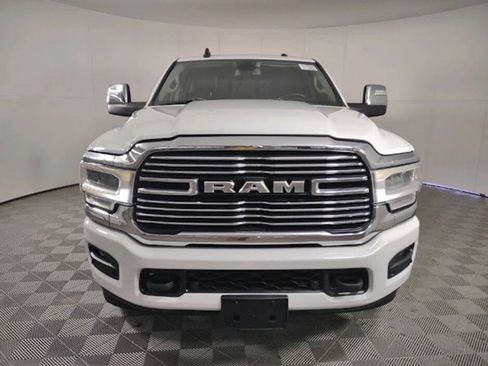 Used 2023 RAM 2500 Laramie AWD/4WD image 2
