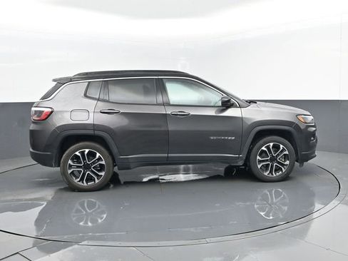 Used 2023 Jeep Compass Limited image 4