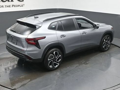 New 2026 Chevrolet Trax RS w/ Sunroof Package FWD image 18