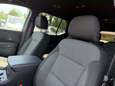 Used 2023 Chevrolet Traverse LT AWD/4WD image 14