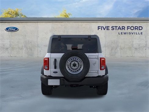 New 2025 Ford Bronco 4-Door image 5