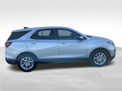 Used 2022 Chevrolet Equinox LT FWD image 4