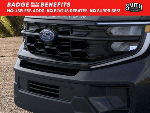 New 2025 Ford Expedition Active image 18