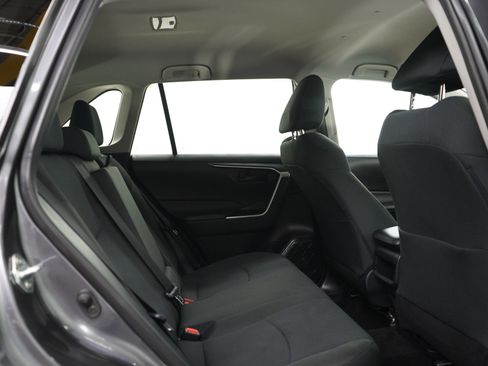 Used 2021 Toyota RAV4 LE AWD/4WD image 12