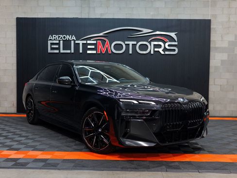 Used 2023 BMW 740i w/ Parking Assistance Package RWD image 3