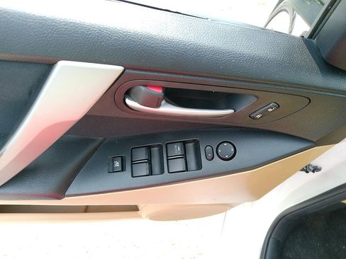 Used 2011 MAZDA MAZDA3 s Sport FWD image 26