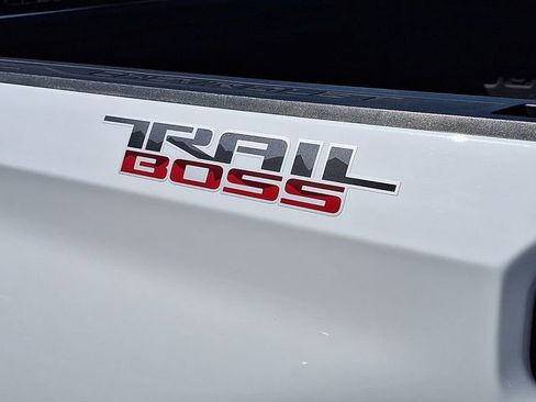 Used 2021 Chevrolet Silverado 1500 LT Trail Boss w/ Convenience Package II AWD/4WD image 26