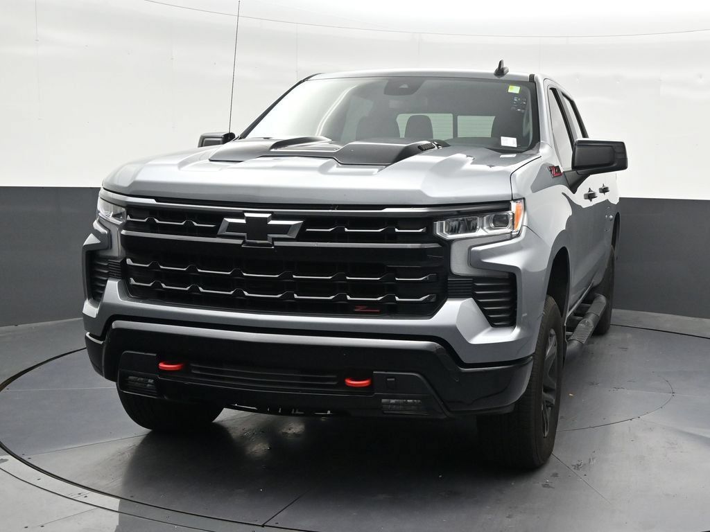 Used 2024 Chevrolet Silverado 1500 LT Trail Boss w/ Convenience Package II AWD/4WD image 9