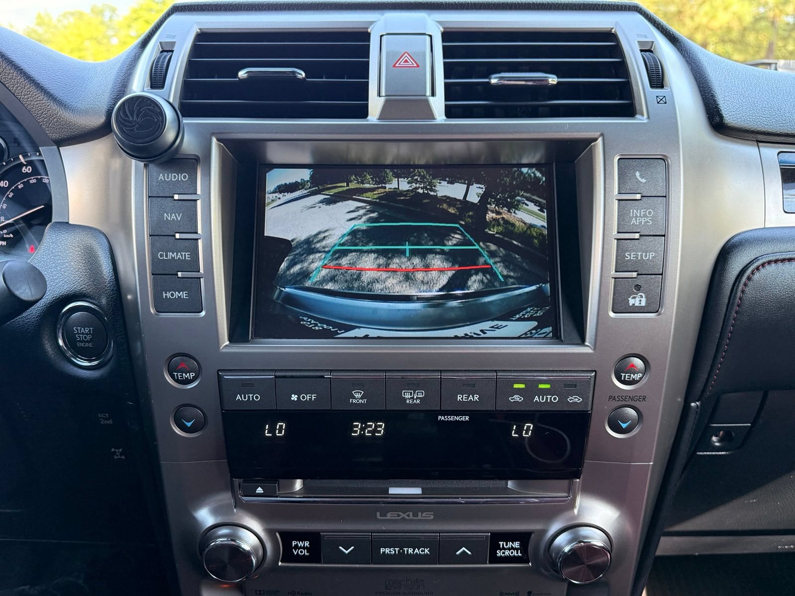 Used 2021 Lexus GX 460 Premium w/ Accessory Package AWD/4WD image 31