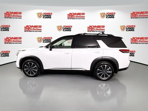 Certified 2026 Nissan Pathfinder Platinum w/ Lighting Package AWD/4WD image 15