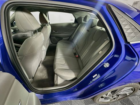 Used 2025 Hyundai Elantra SEL FWD image 28