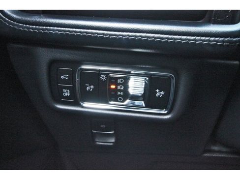 Used 2023 Lincoln Nautilus AWD image 22
