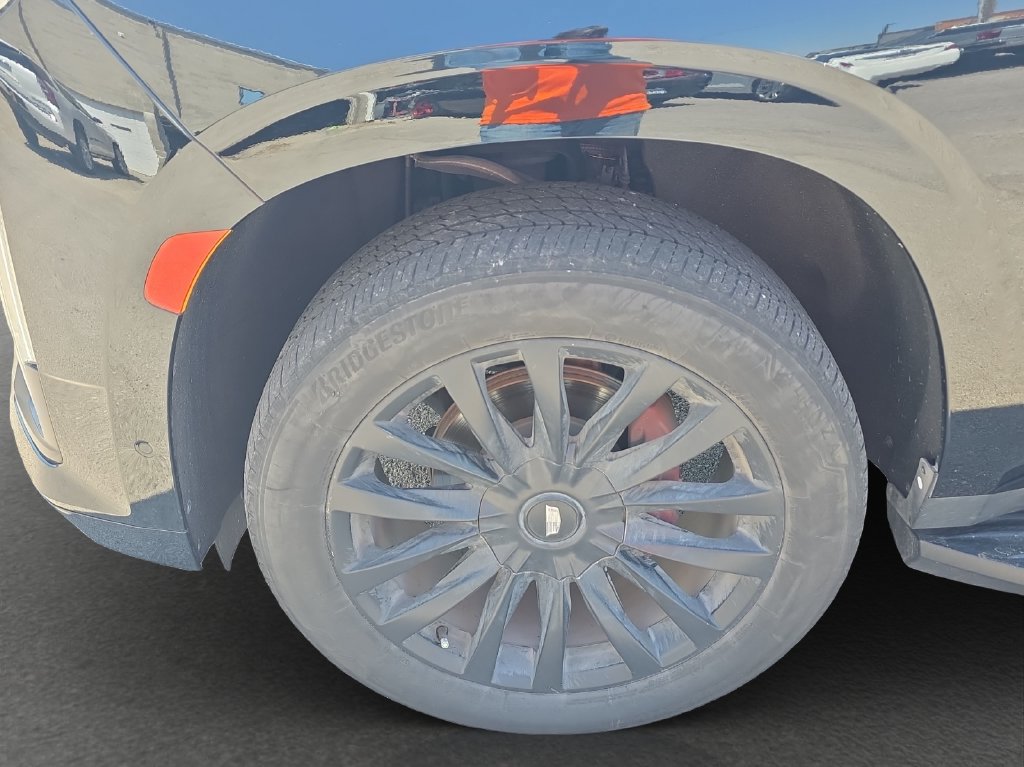 Used 2022 Cadillac Escalade ESV Premium Luxury RWD image 4